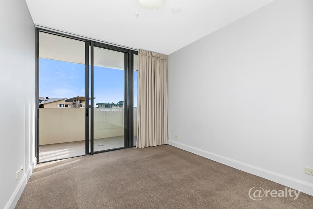 708/99 Marine Parade, Redcliffe - Thumbnail 8