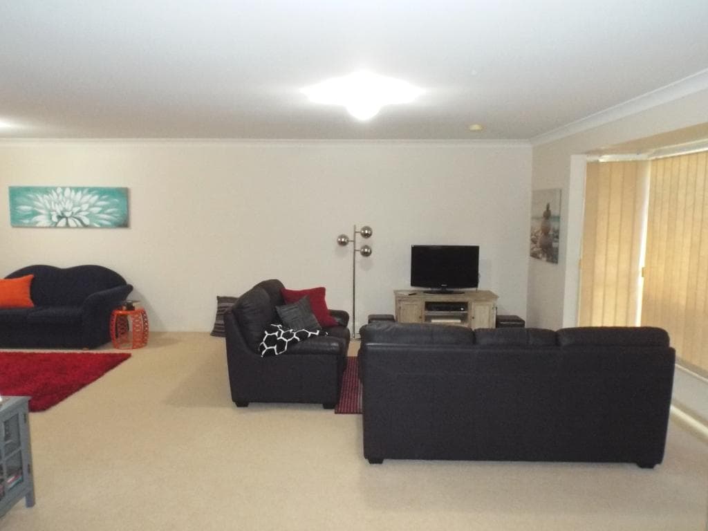 12 Wattle Street, KINGAROY, QLD, 4610, Kingaroy - Thumbnail 2