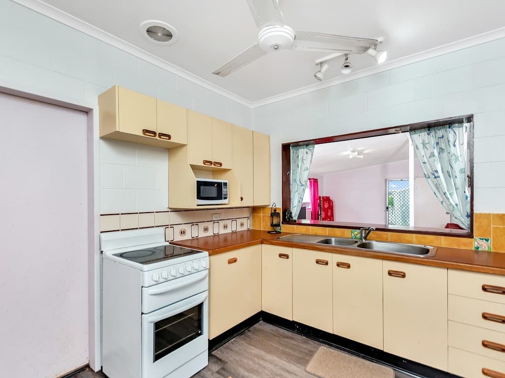 1 Craig Close, Brinsmead, QLD, 4870, Brinsmead - Thumbnail 2