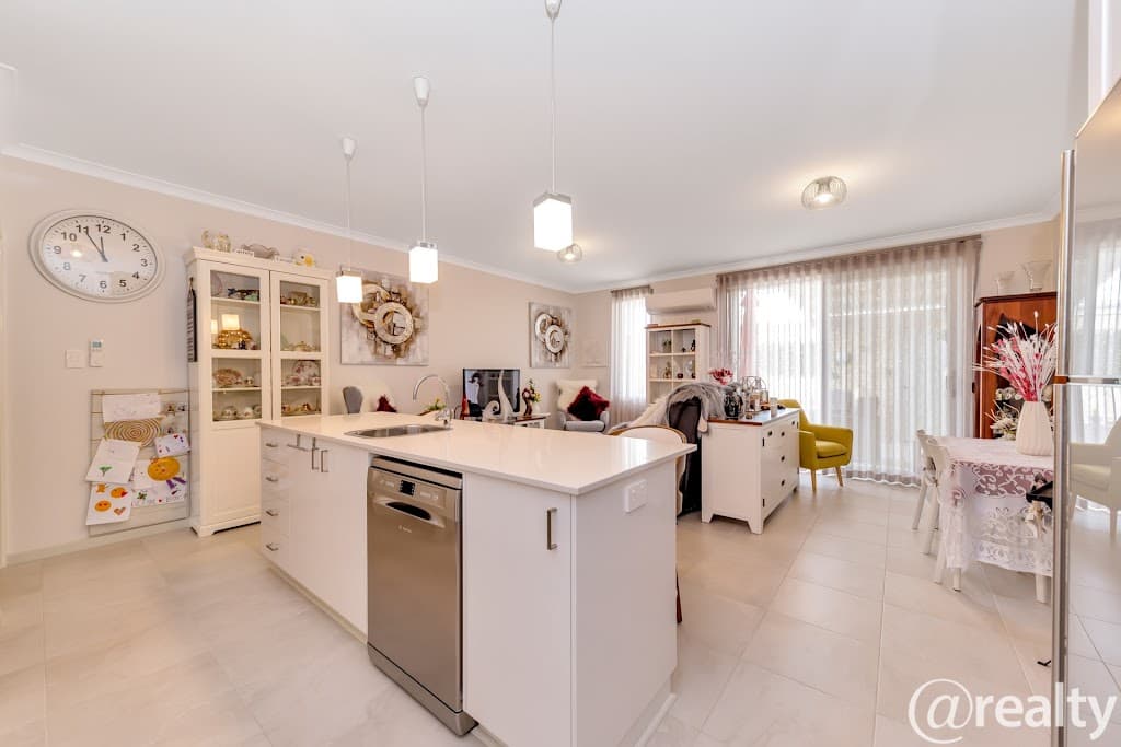 7 Venulosa Avenue, Halls Head, WA, 6210, Halls Head - Thumbnail 2