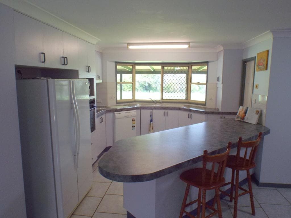 5 Grant Avenue, KINGAROY, QLD, 4610, Kingaroy - Thumbnail 4