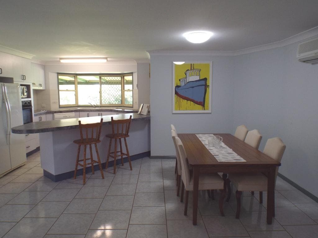5 Grant Avenue, KINGAROY, QLD, 4610, Kingaroy - Thumbnail 5