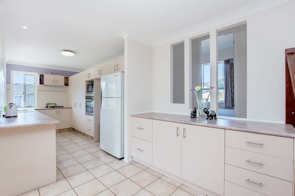 21 Papara Street, Pacific Pines, QLD, 4211, Pacific Pines - Thumbnail 2