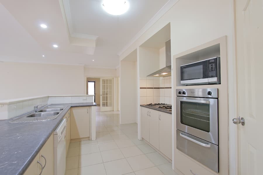 27 Longshaw Circuit, Canning Vale, WA, 6155, Canning Vale - Thumbnail 4