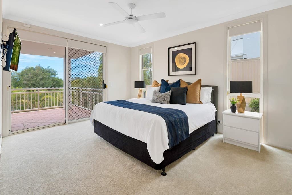 90 Plateau Crescent, Carrara, QLD, 4211, Carrara - Thumbnail 3