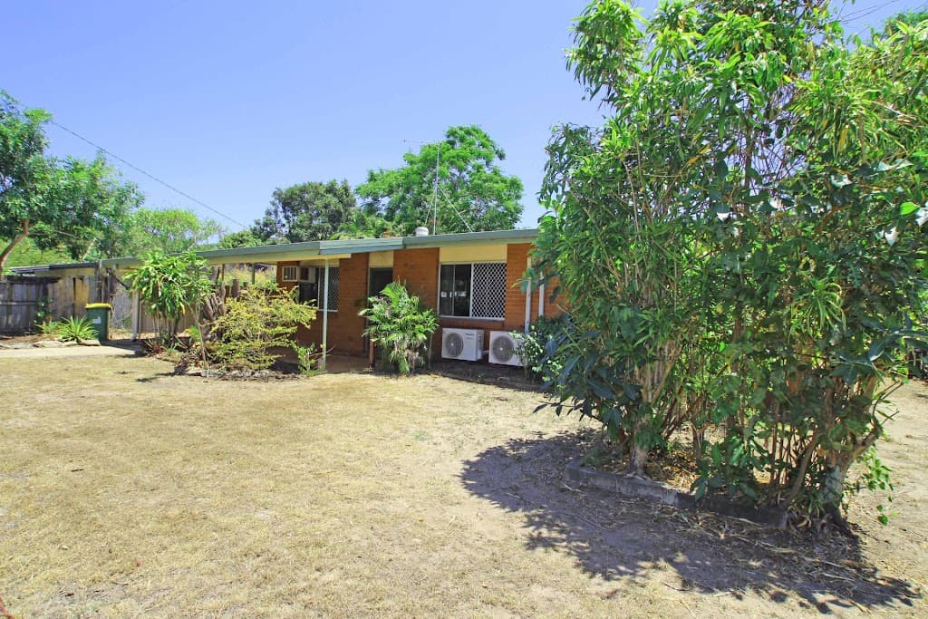 31 Oleander Street, Holloways Beach, QLD, 4878, Holloways Beach - Thumbnail 2