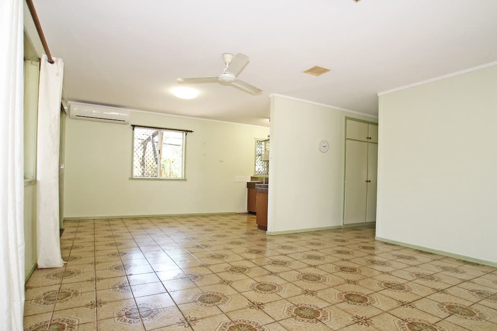 31 Oleander Street, Holloways Beach, QLD, 4878, Holloways Beach - Thumbnail 4