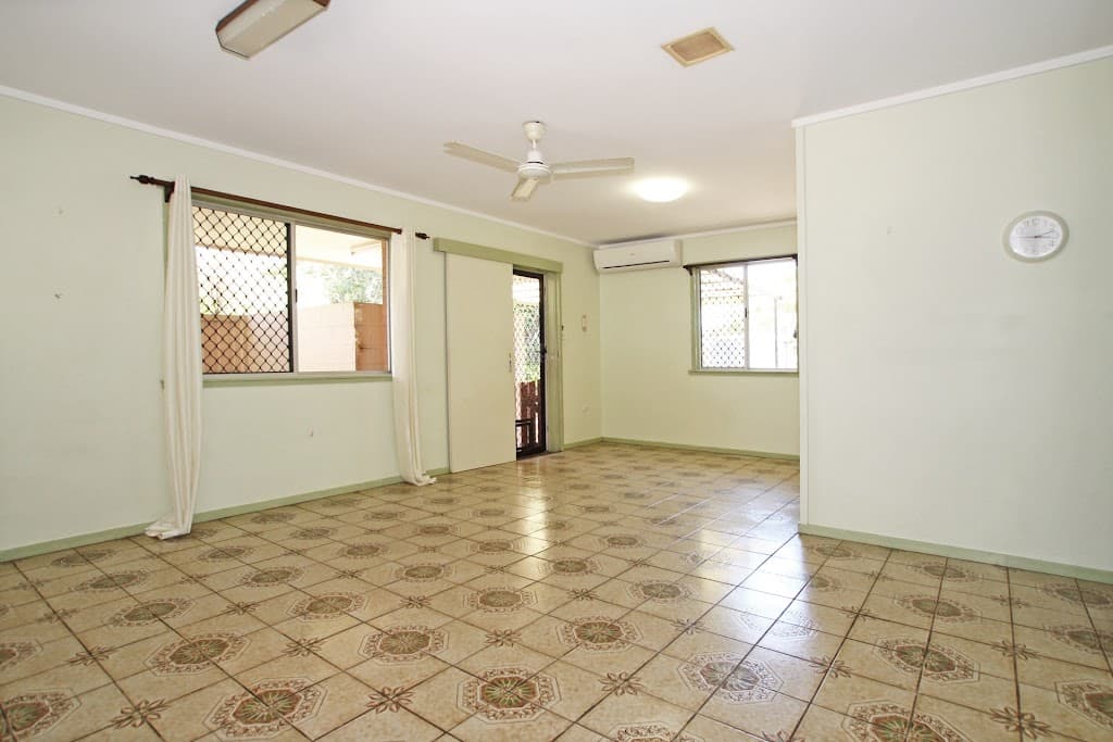 31 Oleander Street, Holloways Beach, QLD, 4878, Holloways Beach - Thumbnail 5