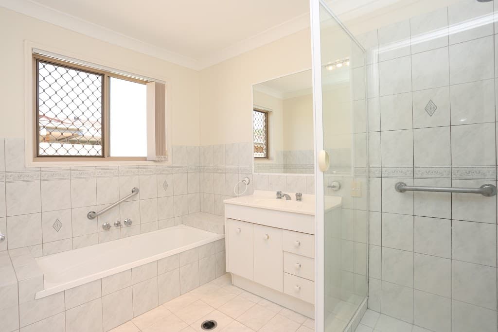 30 Gilchrist Drive, Currumbin Waters, QLD, 4223, Currumbin Waters - Thumbnail 8