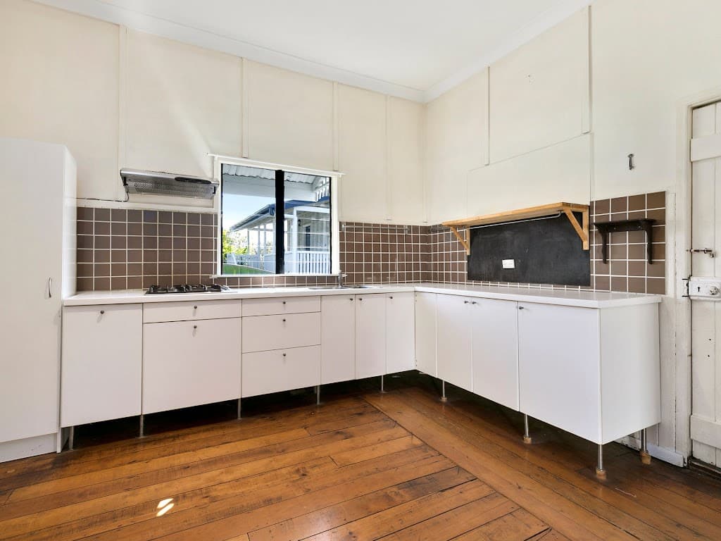 51 Carnation Street, Wynnum, QLD, 4178, Wynnum - Thumbnail 2