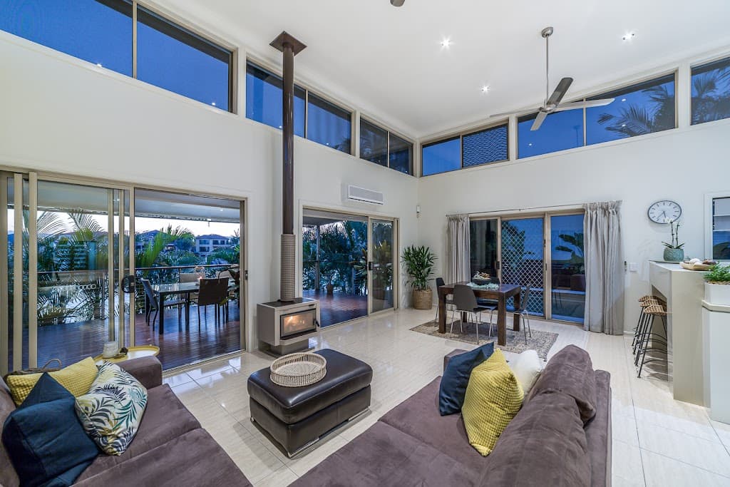 22 Charolais Crescent, Benowa - Thumbnail 4