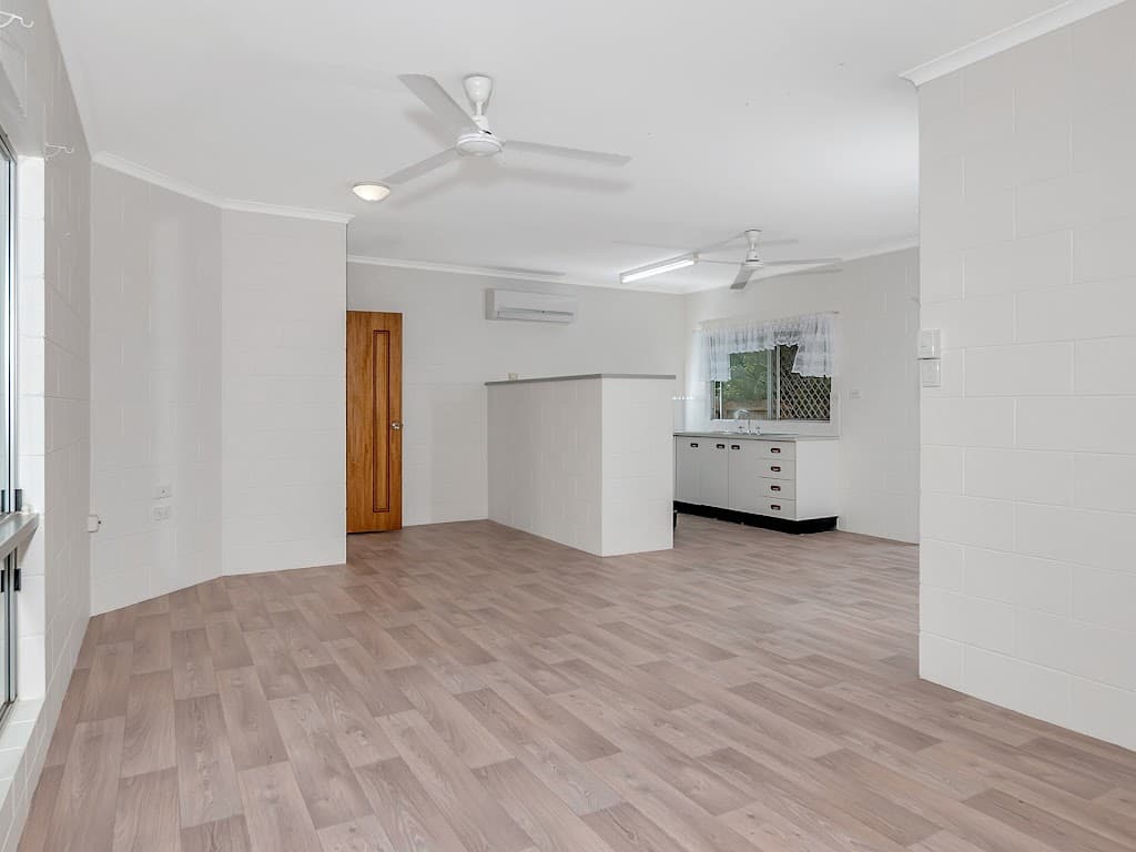 10 Satinash Close, Redlynch, QLD, 4870, Redlynch - Thumbnail 2