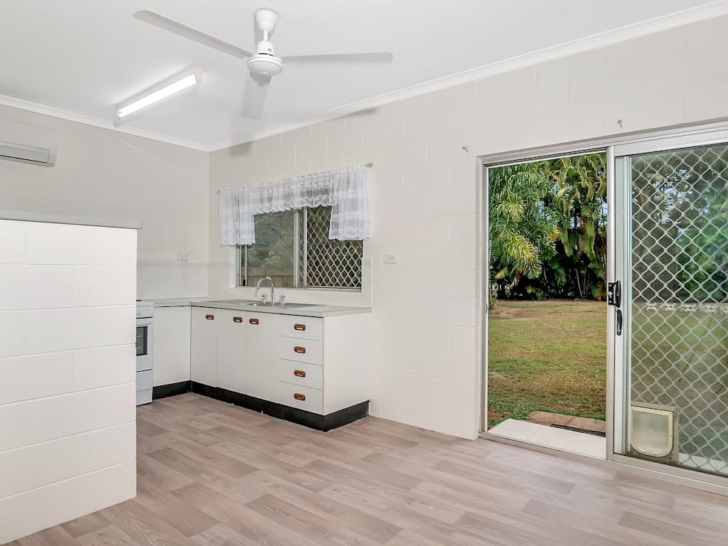 10 Satinash Close, Redlynch, QLD, 4870, Redlynch - Thumbnail 3