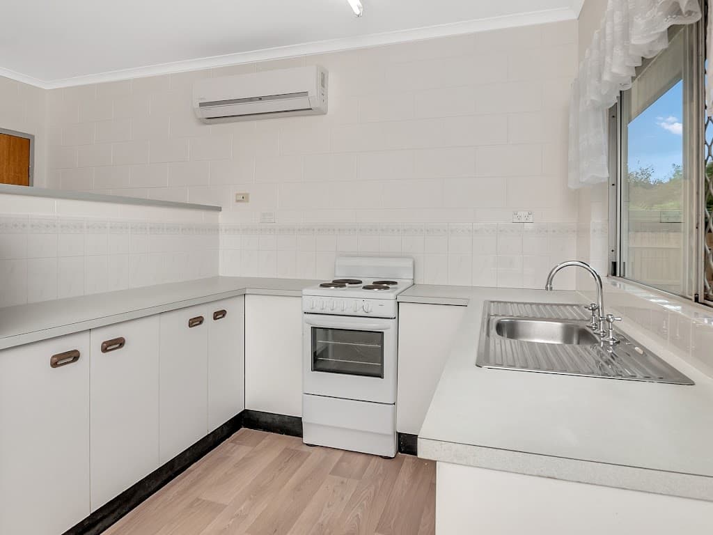 10 Satinash Close, Redlynch, QLD, 4870, Redlynch - Thumbnail 4