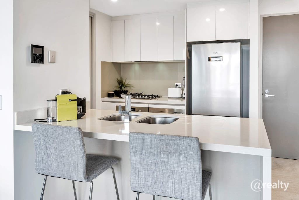 701/2 Como Crescent, SOUTHPORT, QLD, 4215, Southport - Thumbnail 4