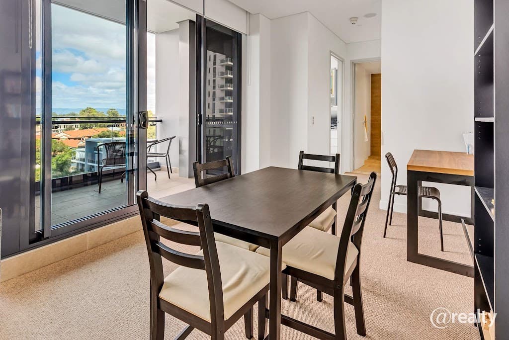 701/2 Como Crescent, SOUTHPORT, QLD, 4215, Southport - Thumbnail 8