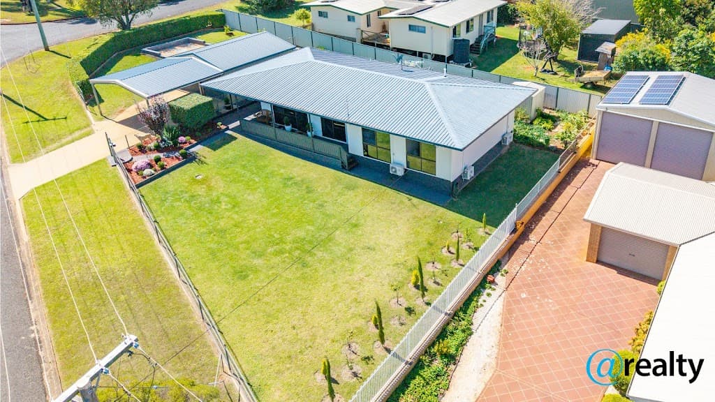 31 Fairview Drive, Kingaroy, QLD, 4610, Kingaroy - Thumbnail 2