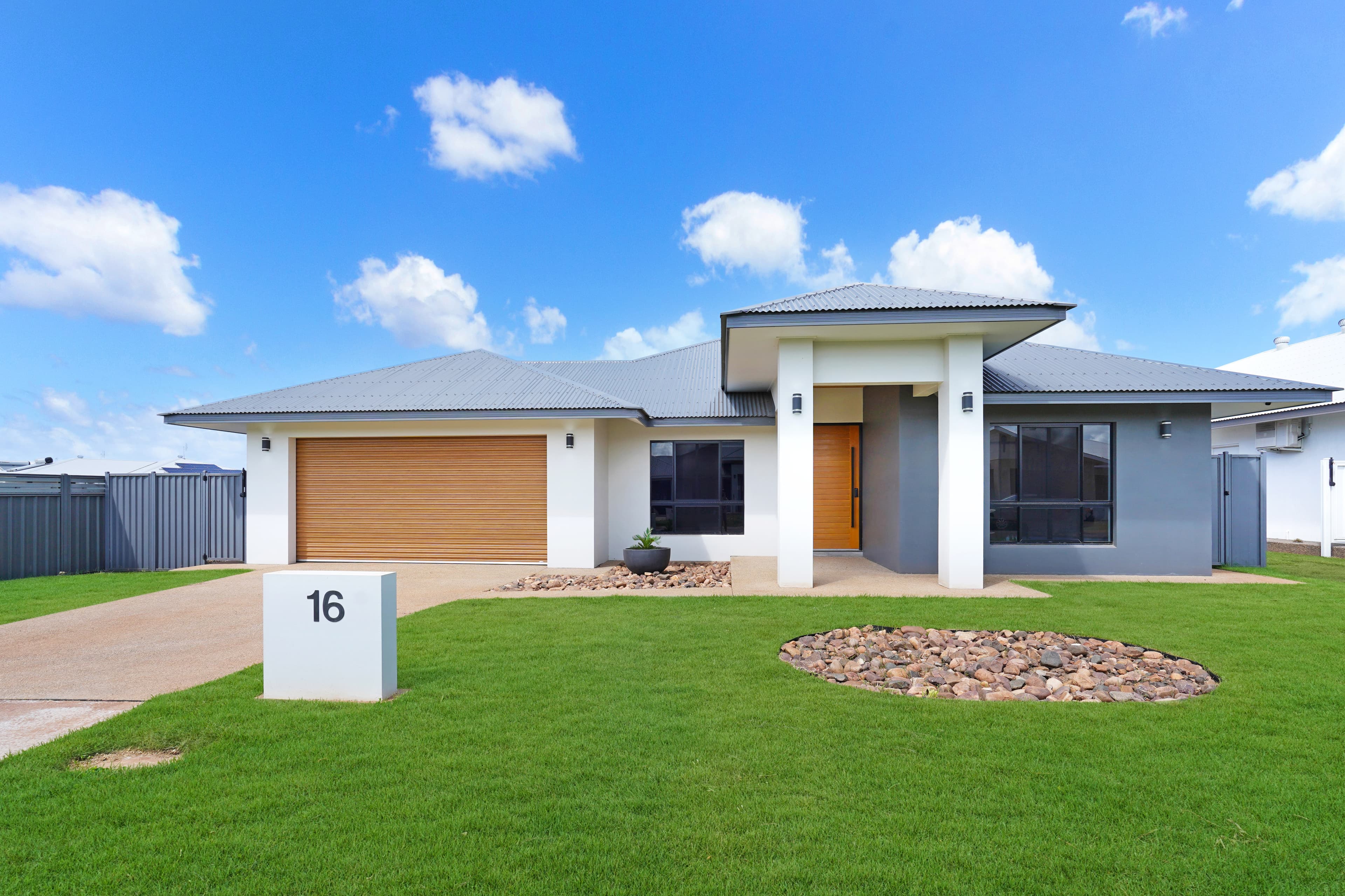 16 Scobie Court, Zuccoli, Zuccoli - Image 1