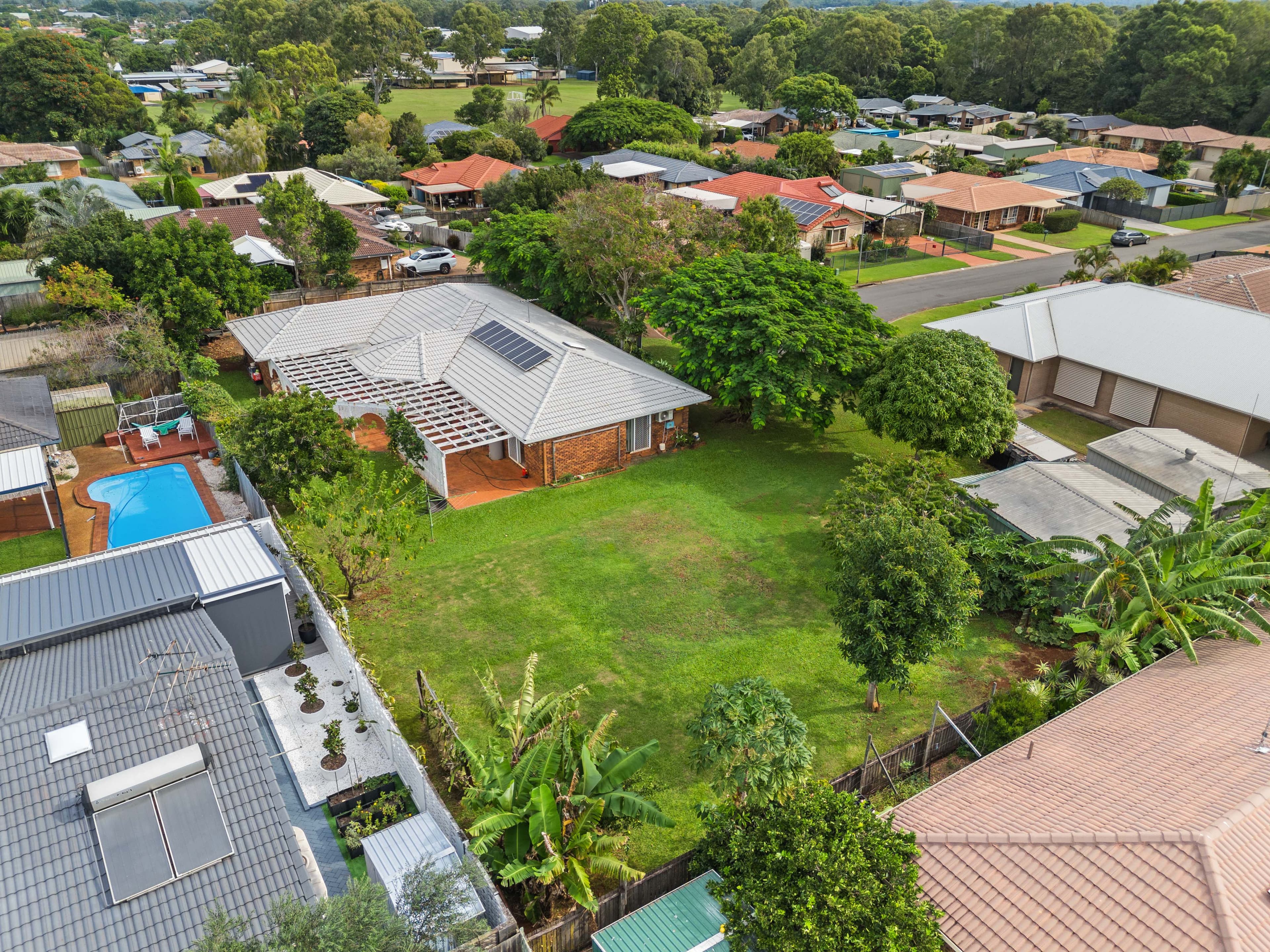 7 Lees Court, Victoria Point, Victoria Point - Thumbnail 2