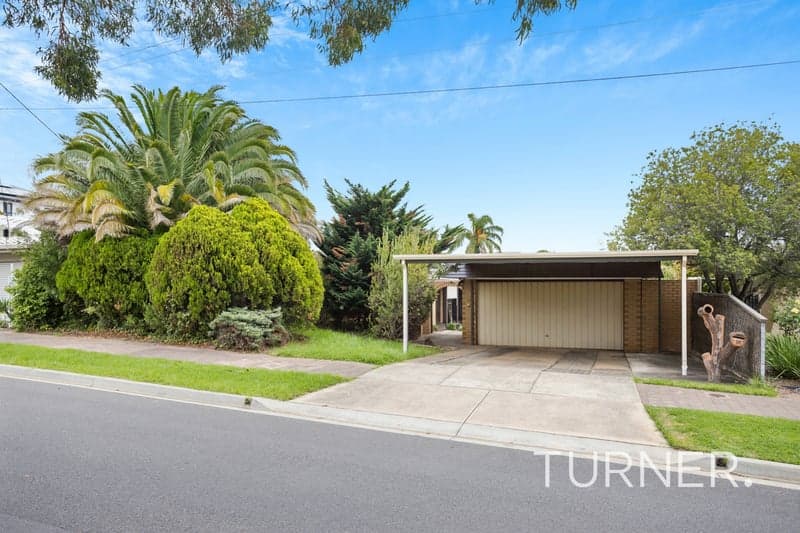 16 Treefern Avenue, Rostrevor - Image 1