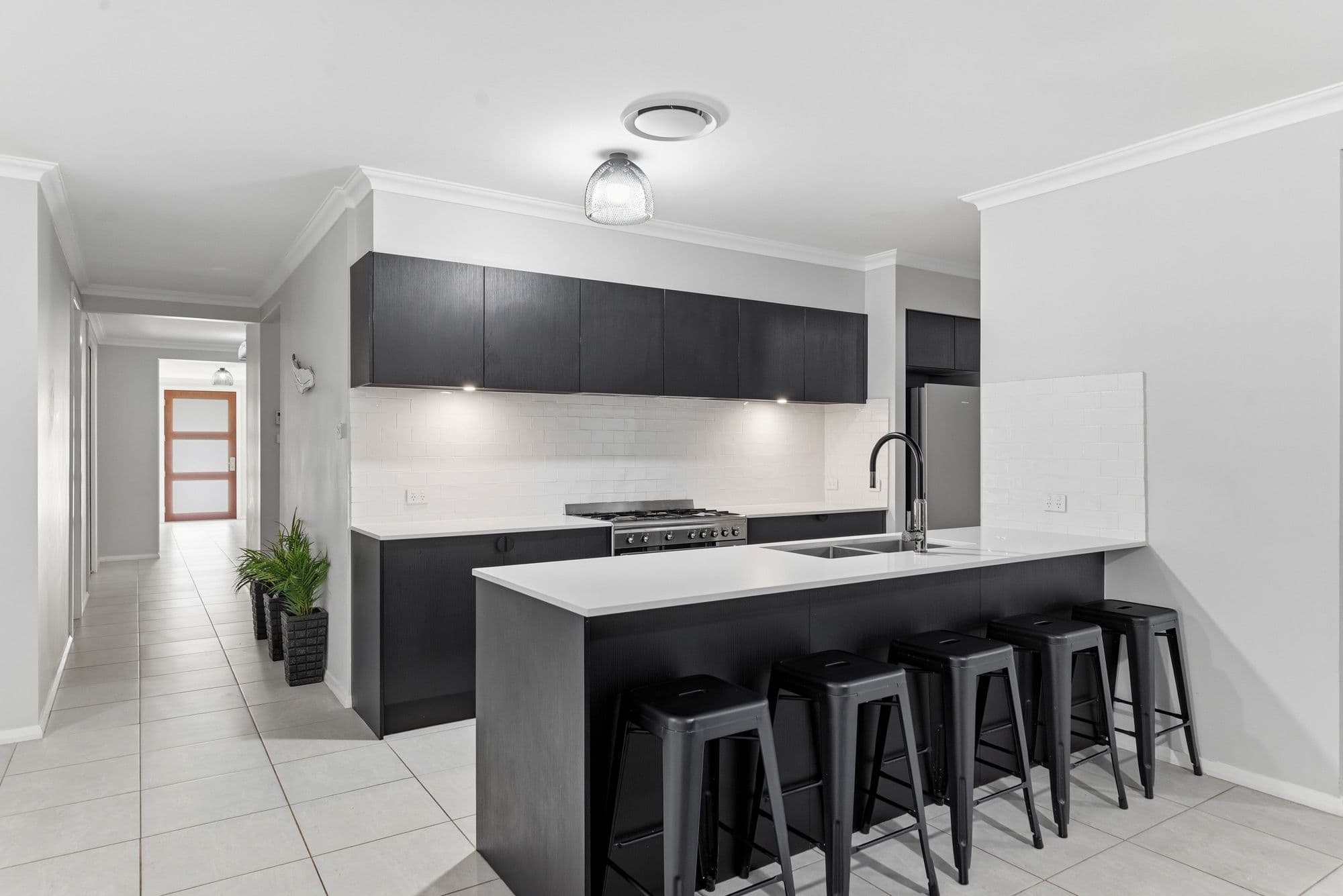 6 Seymour Road, The Oaks NSW 2570, The Oaks - Thumbnail 4