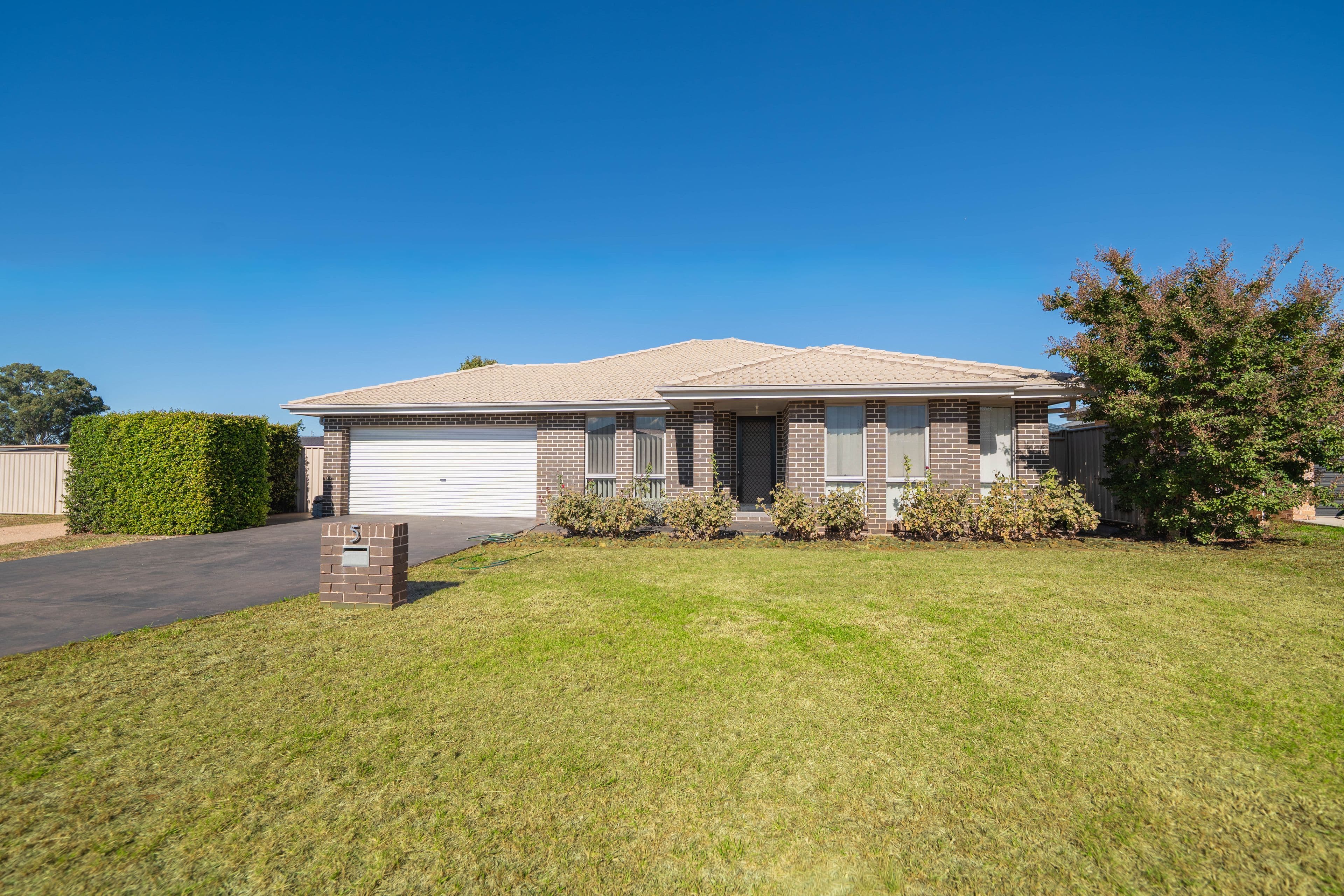 5 Monastery Close, Parkes NSW 2870, Parkes - Image 1