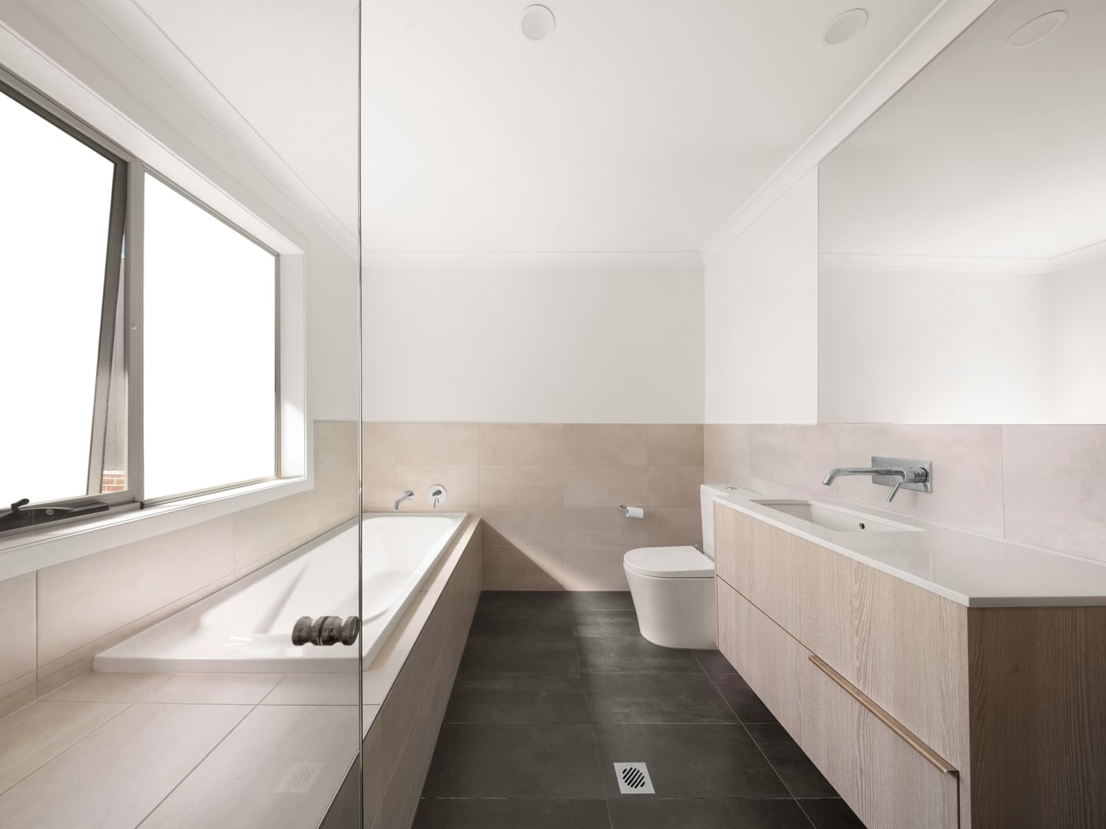 25 Indigo Crescent, Denham Court - Thumbnail 7