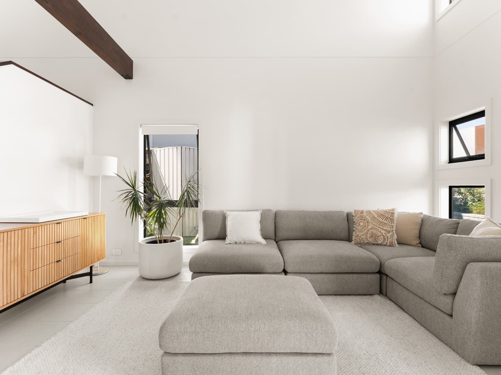 10 Peterson Avenue, Gledswood Hills - Thumbnail 2