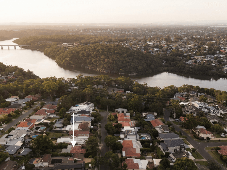 1 Chivers Avenue, Lugarno - Thumbnail 3