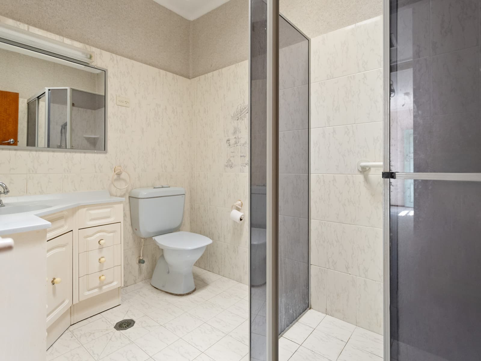 1 Chivers Avenue, Lugarno - Thumbnail 7