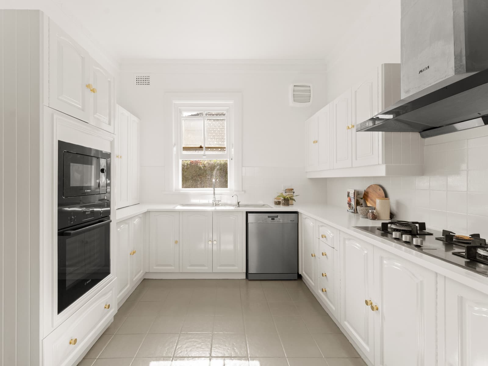 24 Leeder Avenue, Penshurst - Thumbnail 3