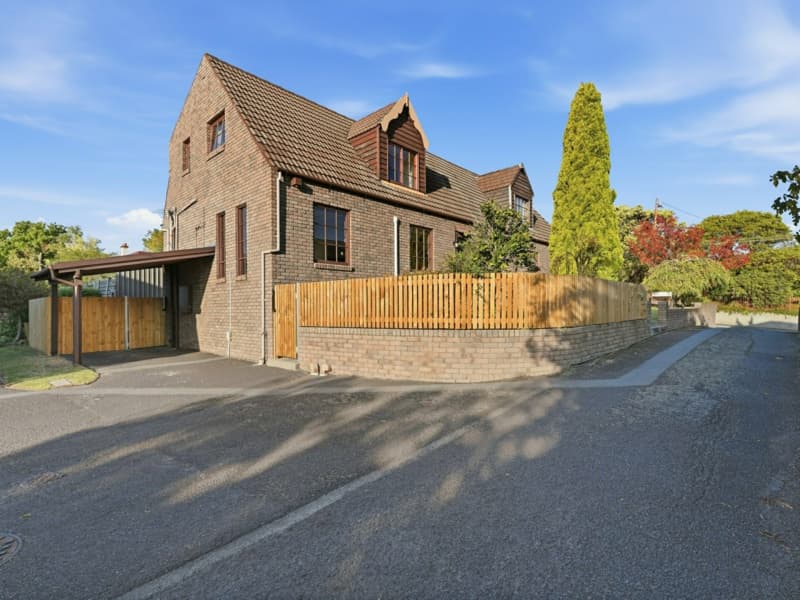 2/4A Boa Vista Road, New Town, New Town - Image 1
