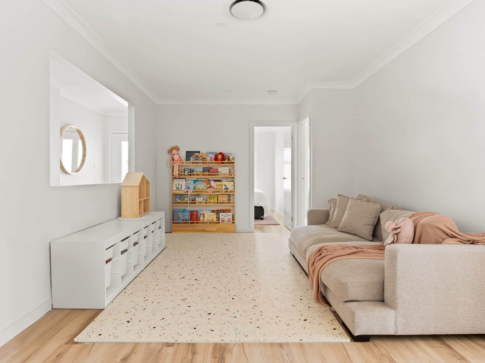 18 Oswald Street, Wilton - Thumbnail 2