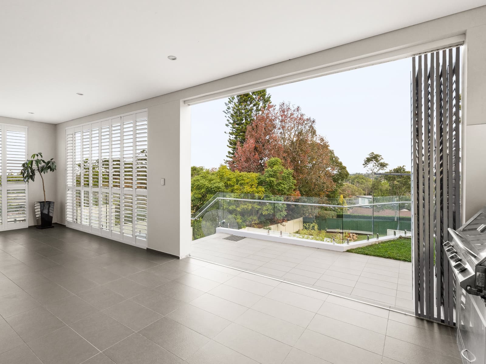 9 Hillcross Street, Lugarno - Thumbnail 8