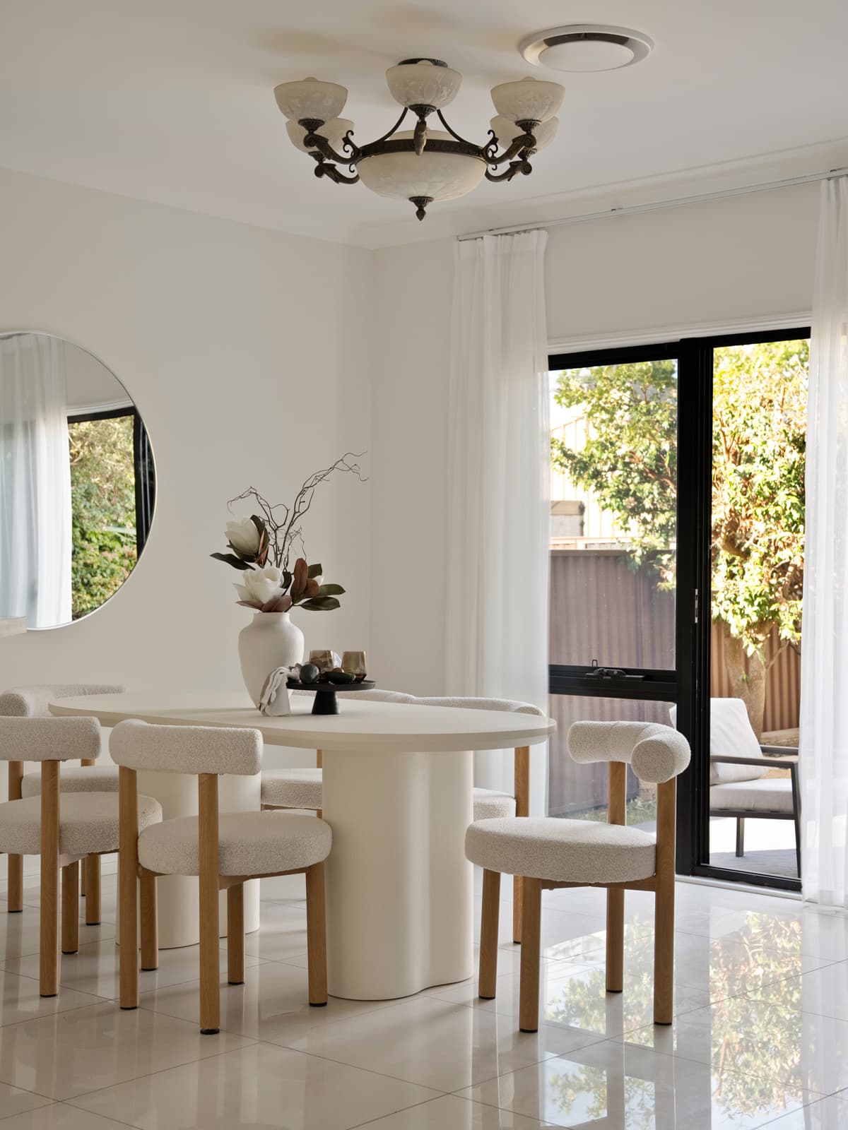 25 Tarrilli Street, Beverly Hills - Thumbnail 7