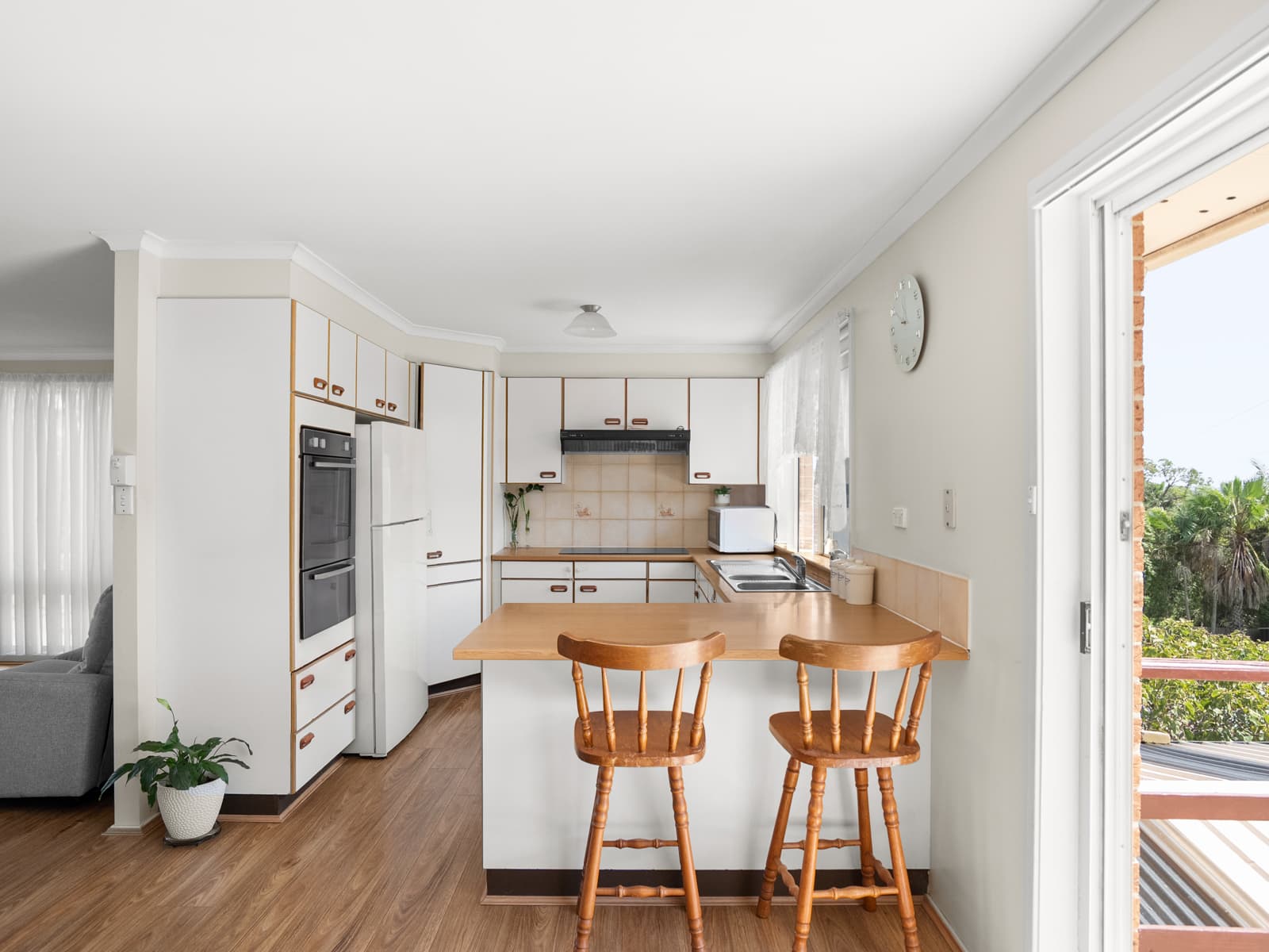 146 Brushwood Drive, Alfords Point - Thumbnail 4