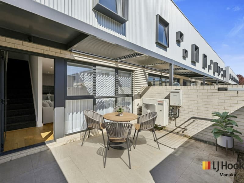 76/60 Kingsland Parade, Casey, Casey - Image 1