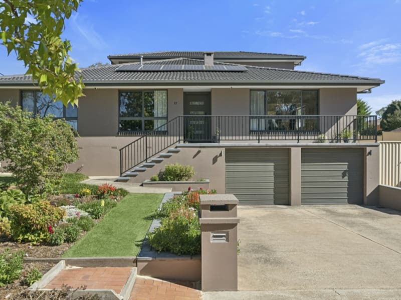 17 Buckley Circuit, Kambah, Kambah - Image 1