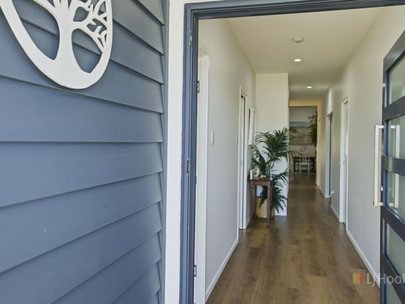10 Seashore Crescent, Mackay Harbour, Mackay Harbour - Image 1