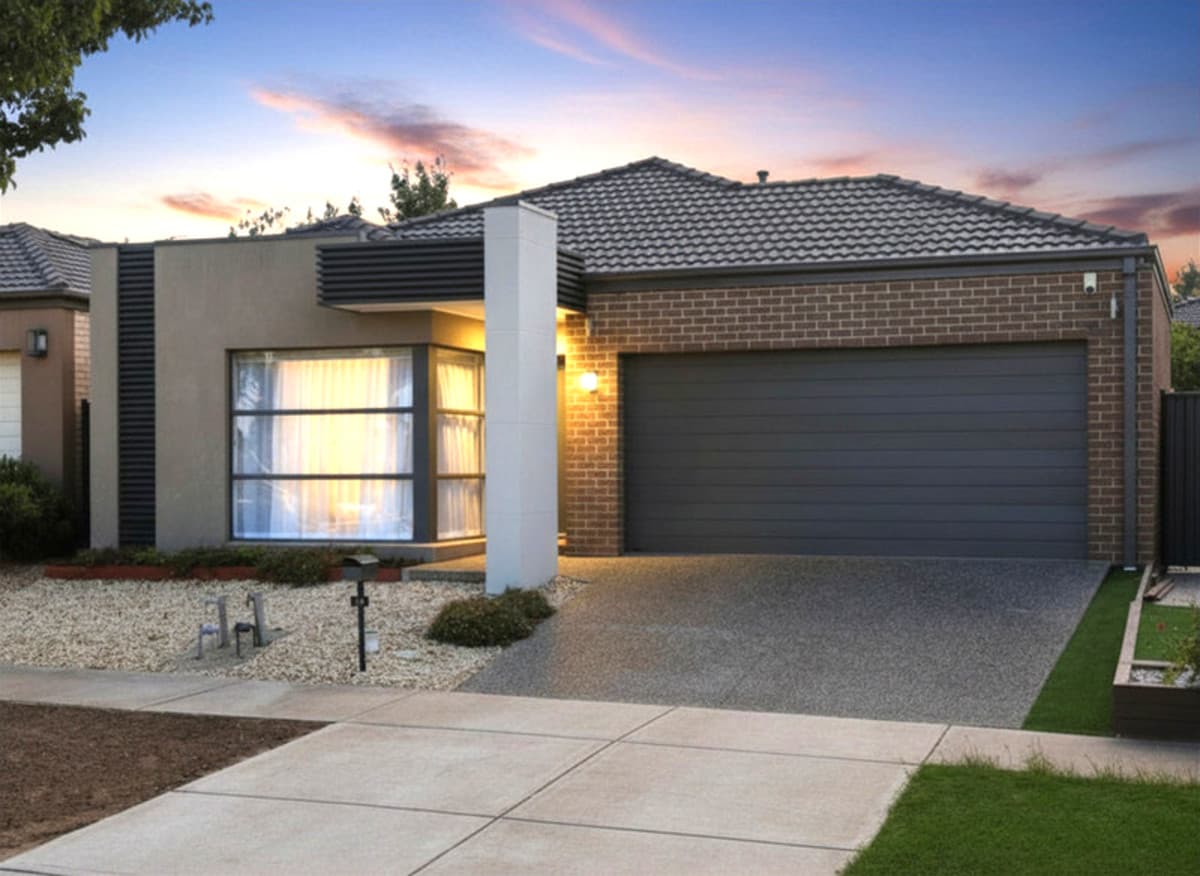 14 Balconies Way, Craigieburn VIC 3064, Craigieburn - Image 1