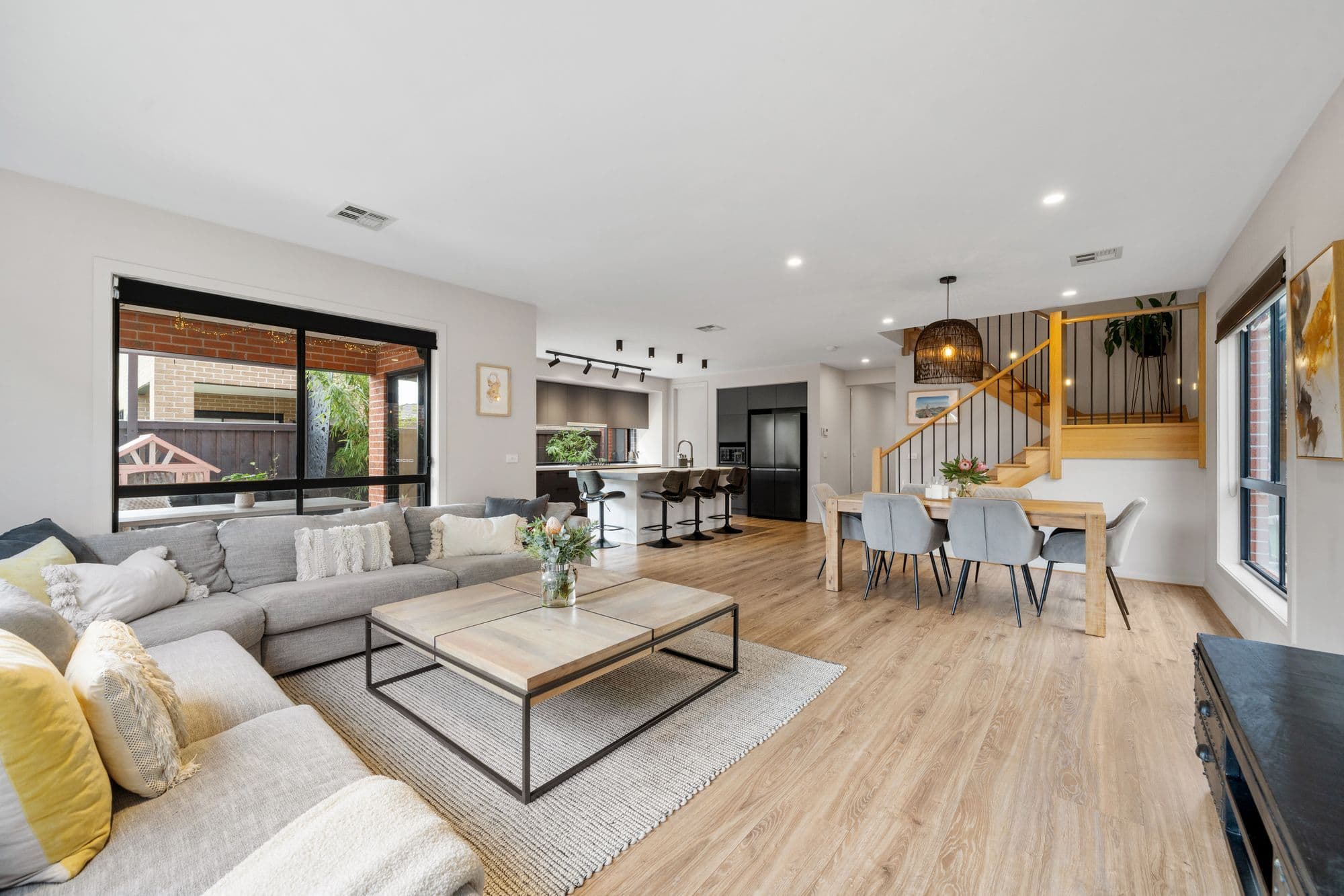 6 Seeley Walk, Berwick VIC 3806, Berwick - Thumbnail 2