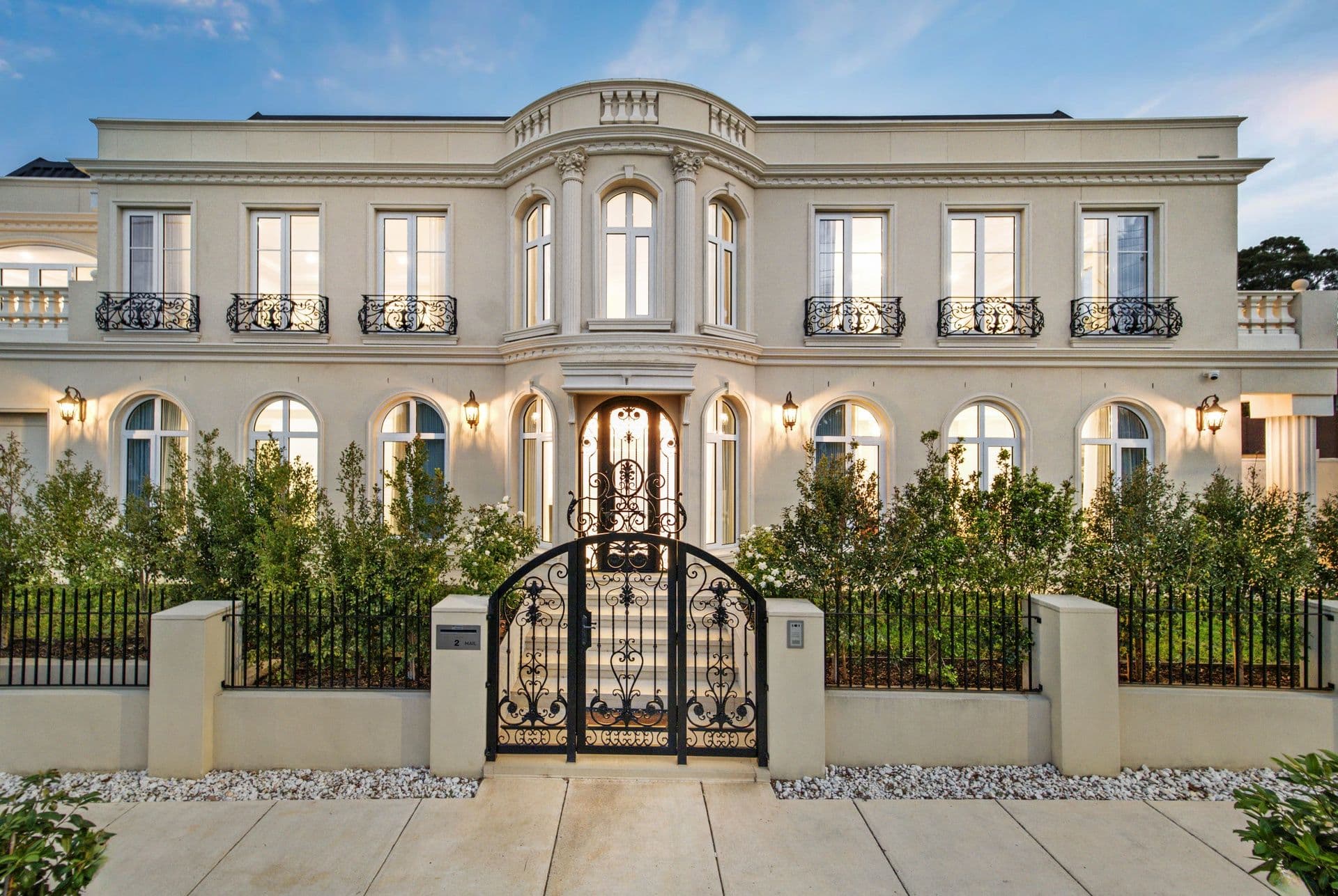 2 Caithness Crescent, Glen Waverley VIC 3150, Glen Waverley - Thumbnail 2