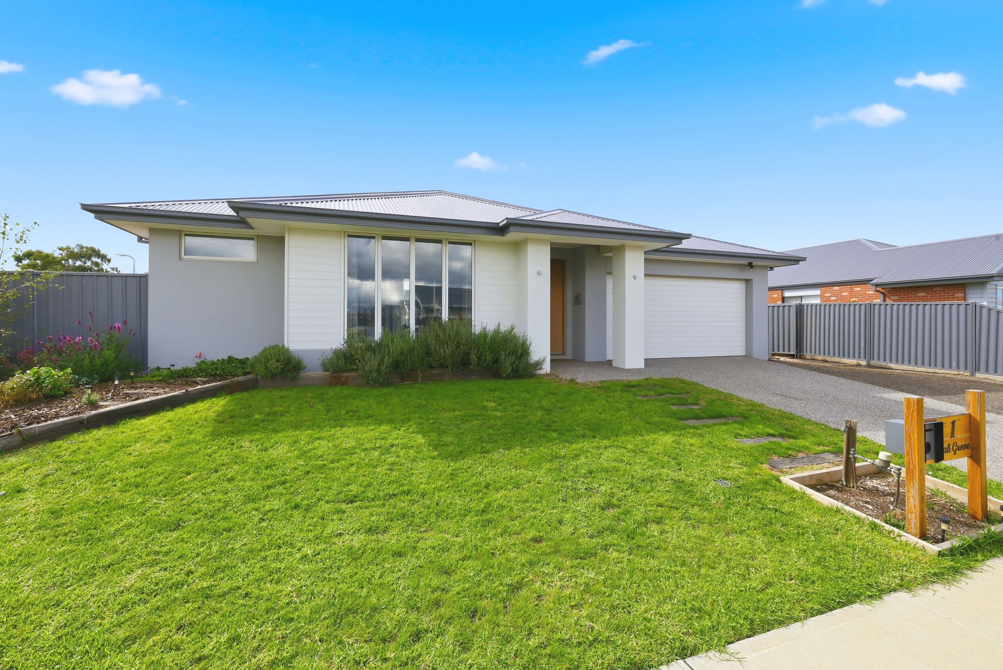 1 Oak Grove, Romsey VIC 3434, Romsey - Thumbnail 3
