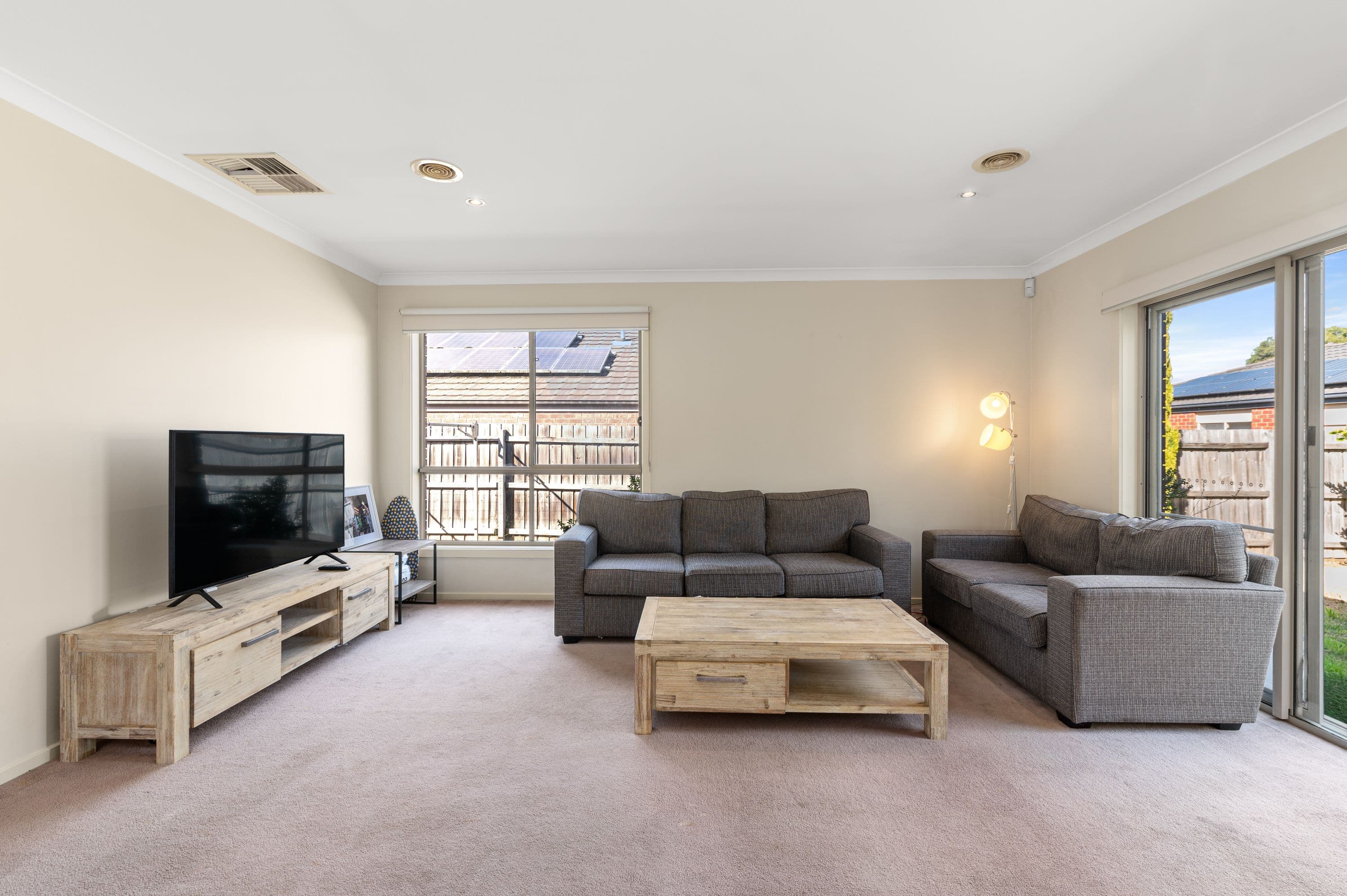 6 Sunnybrae Drive, Mernda VIC 3754, Mernda - Thumbnail 2