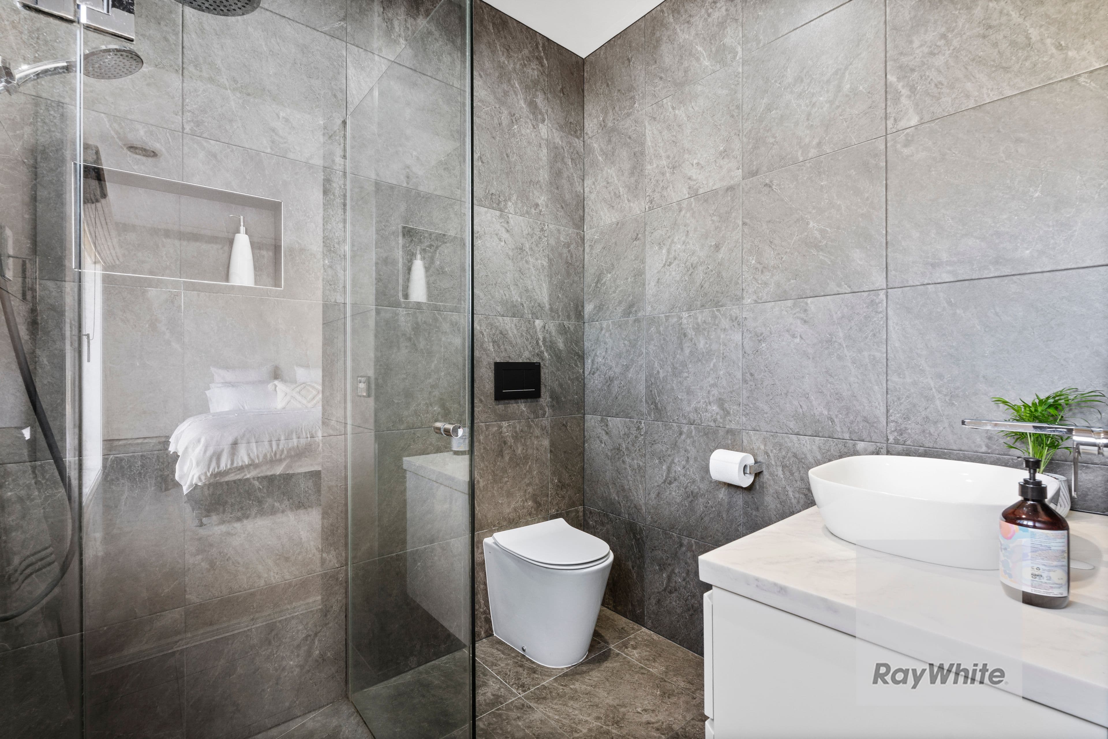 2 Leichardt Crescent, Reservoir VIC 3073, Reservoir - Thumbnail 6