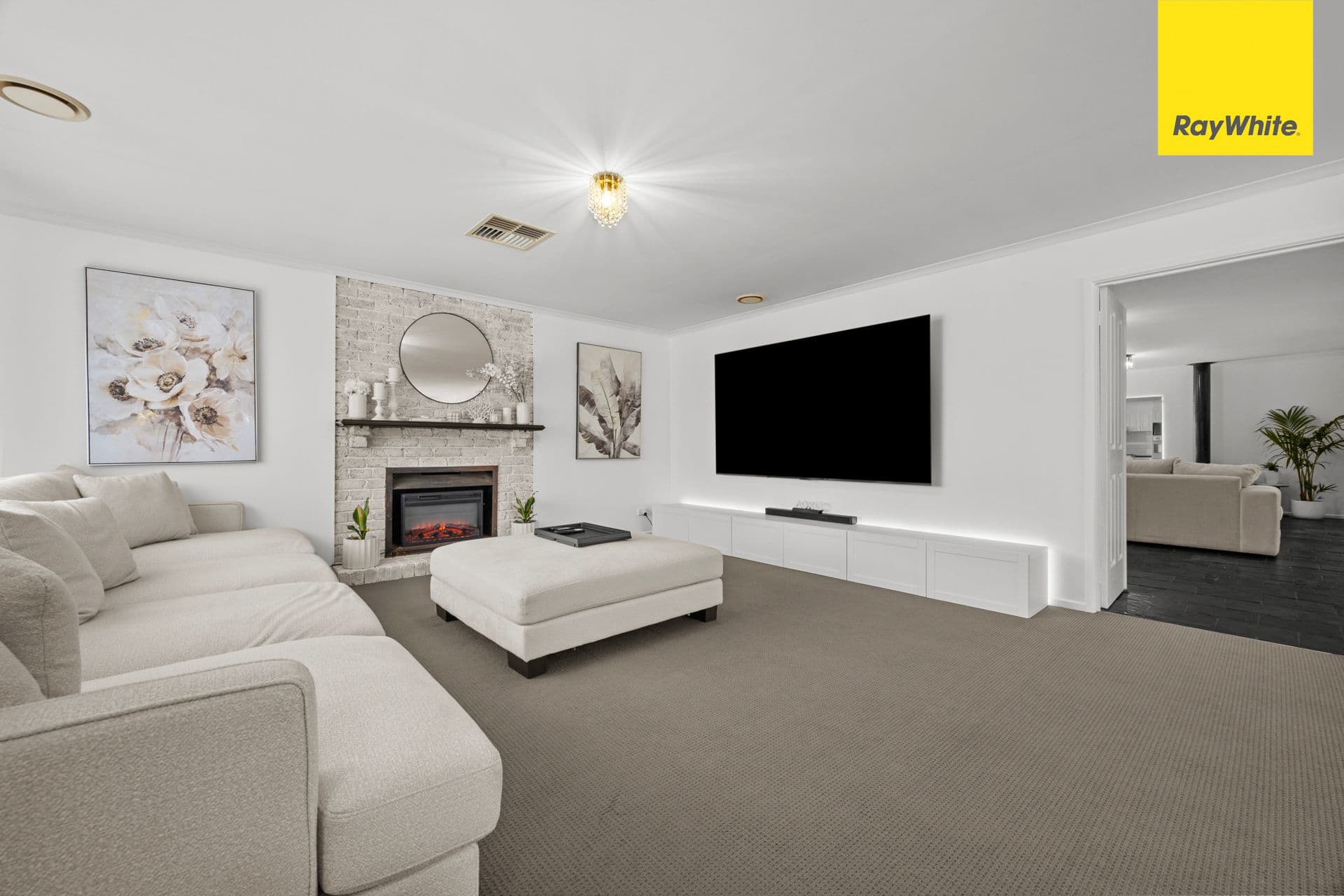 16 Clarendon Drive, Melton South VIC 3338, Melton South - Thumbnail 4