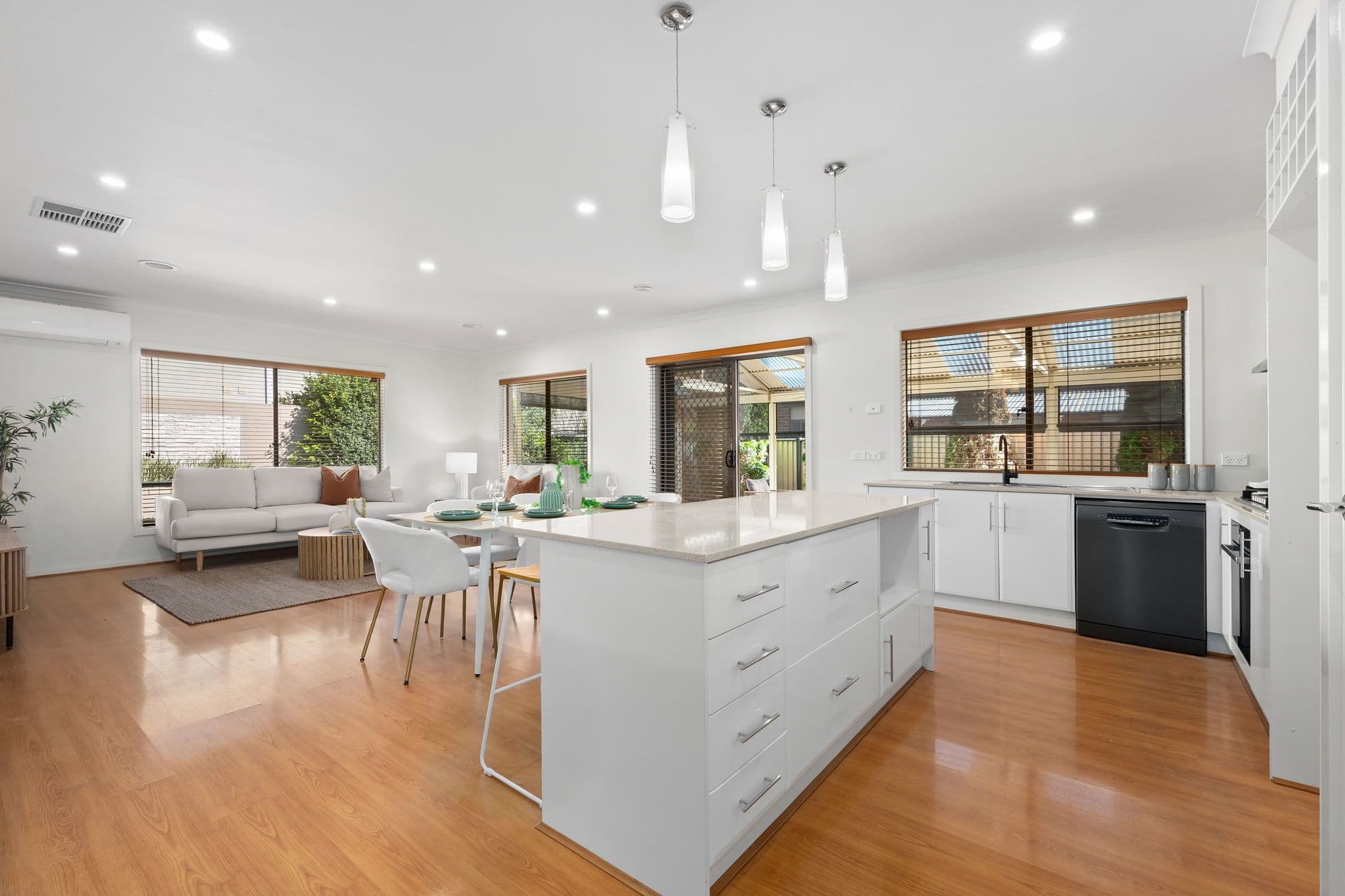 15 Farmhouse Boulevard, Epping VIC 3076, Epping - Thumbnail 4