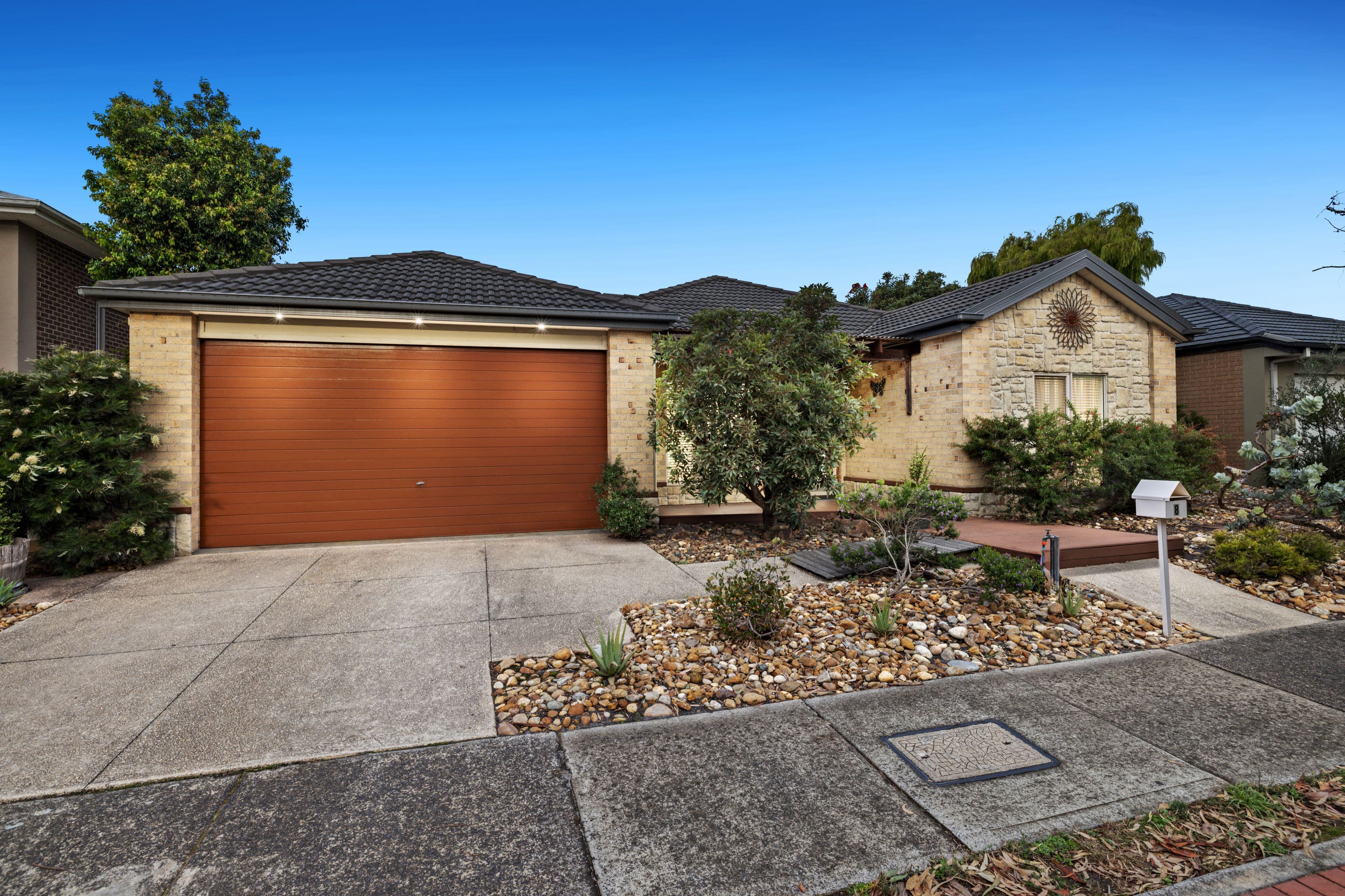 8 Harpenden Terrace, Cranbourne VIC 3977, Cranbourne - Thumbnail 2