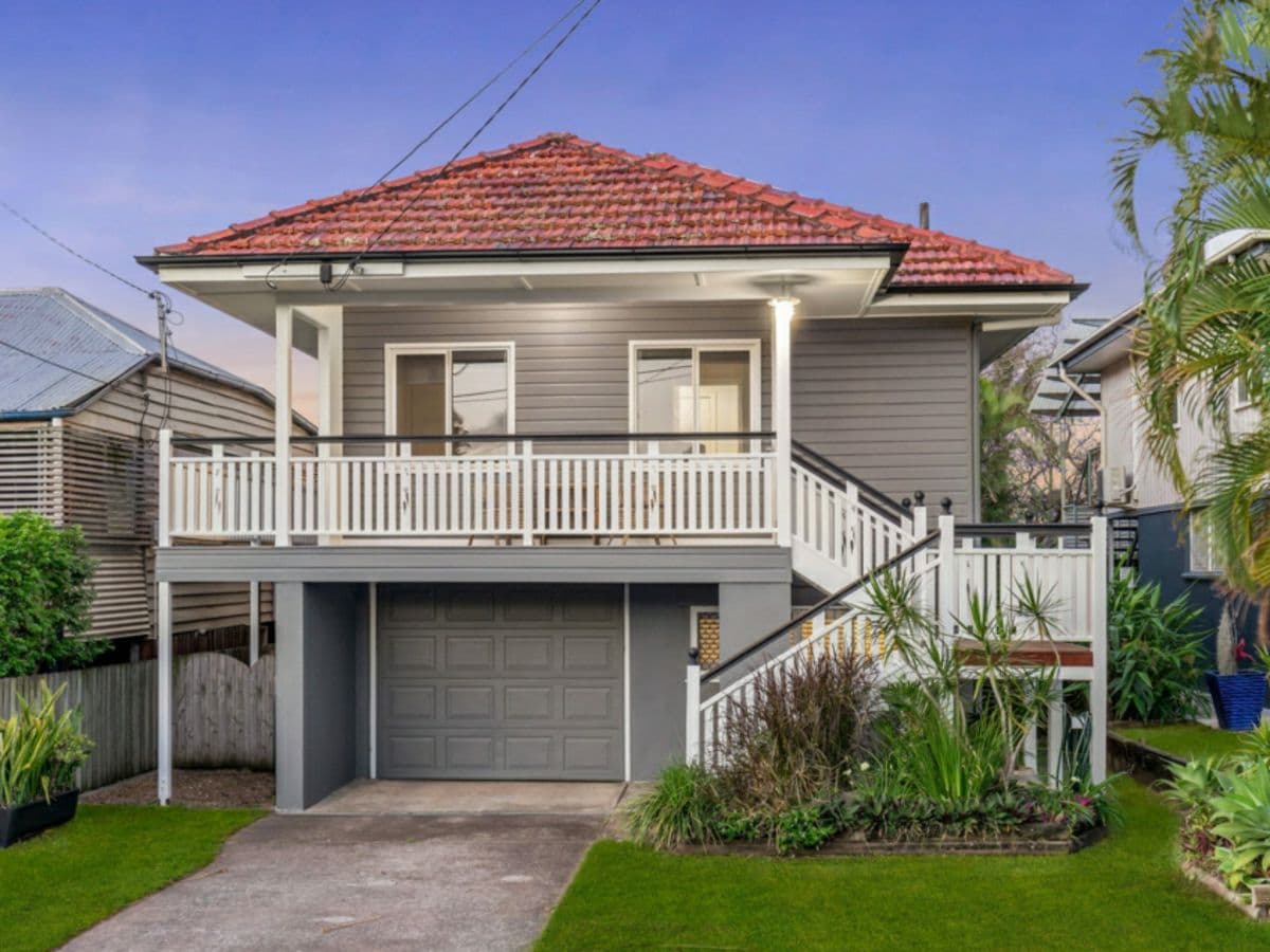 24 Grattan Terrace, WYNNUM, Wynnum - Image 1