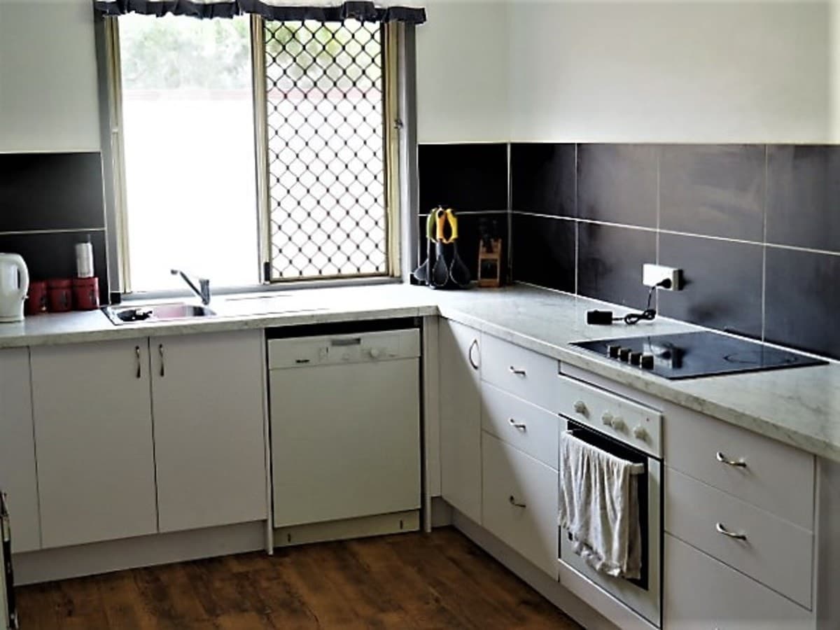 32 Bermuda Avenue, DECEPTION BAY, Deception Bay - Thumbnail 2